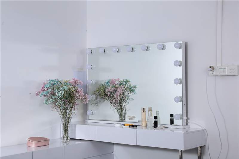 2021 New China Suppliers Desktop Mirror Bedroom mirror with bulb LED Light Make up Mirror