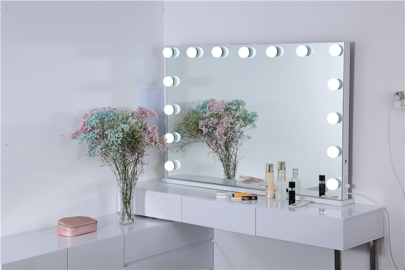 2021 New China Suppliers Desktop Mirror Bedroom mirror with bulb LED Light Make up Mirror