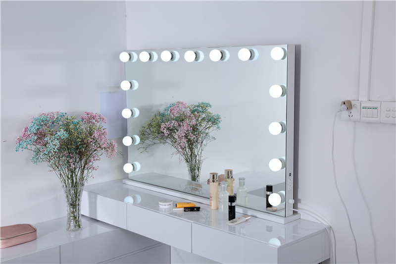 2021 New China Suppliers Desktop Mirror Bedroom mirror with bulb LED Light Make up Mirror