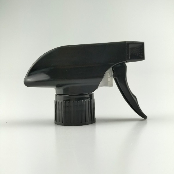 ಪ್ಲಾಸ್ಟಿಕ್ ಸ್ಪ್ರೇಯರ್ ಅನ್ನು ದೈನಂದಿನ ಜೀವನದಲ್ಲಿ ವ್ಯಾಪಕವಾಗಿ ಬಳಸಲಾಗುತ್ತದೆ.